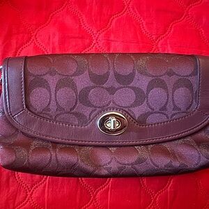 EUC Coach Burgundy Red Sparkle Signature Logo Clutch Purse Wristlet